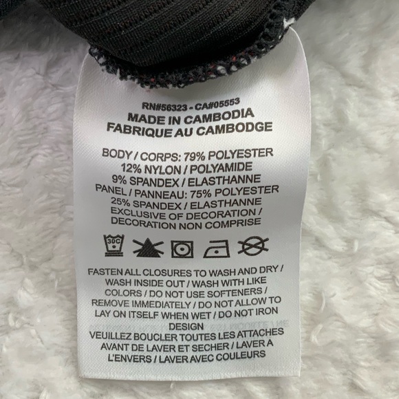 Nike Run Division Women Black Red Mid layer - Picture 7 of 14